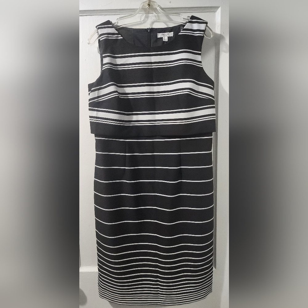 Chic Black and White Strapless Dress